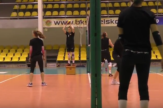 Wspólny trening bielskich kibiców i siatkarek